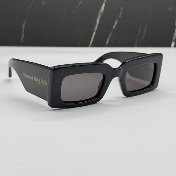 NEW ALEXANDER MCQUEEN AM0433S 001 SUNGLASSES WOMEN BLACK SQUARE EYEWEAR - Picture 6 of 13